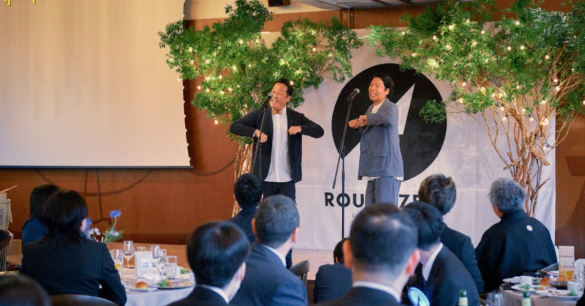 お笑いコンビ藤崎マーケットさんが登場